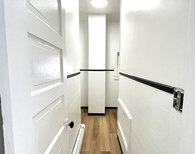 7 Law Street - Photo Thumbnail 12