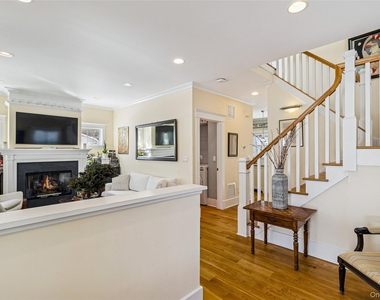 38 Baycrest Avenue - Photo Thumbnail 1