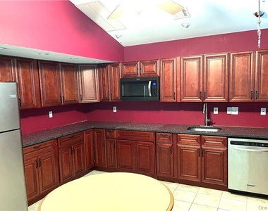 80 Old Quaker Hill Road - Photo Thumbnail 7