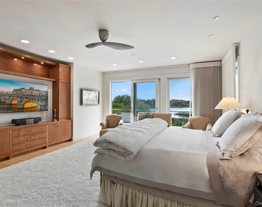 316 Deerfield Road - Photo Thumbnail 13