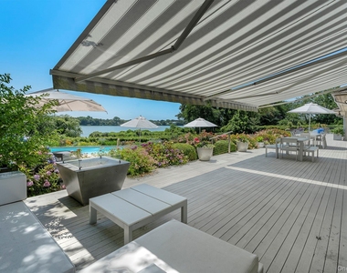 316 Deerfield Road - Photo Thumbnail 9