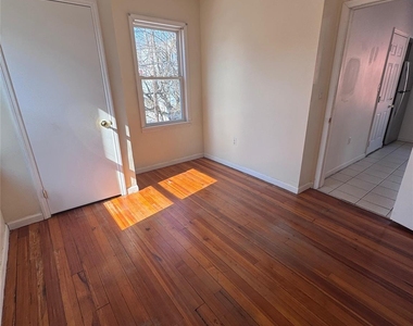 4 Gray Street - Photo Thumbnail 26