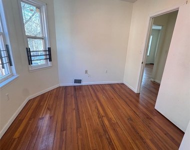 4 Gray Street - Photo Thumbnail 14