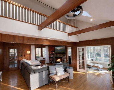 205 Pine Avenue - Photo Thumbnail 13