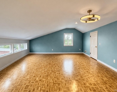 205 Pine Avenue - Photo Thumbnail 19