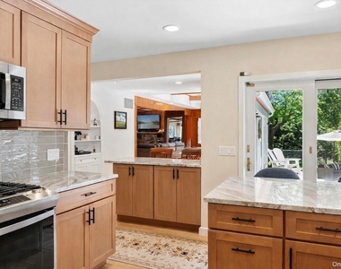 205 Pine Avenue - Photo Thumbnail 10
