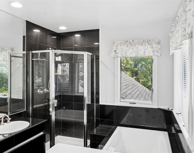 205 Pine Avenue - Photo Thumbnail 4