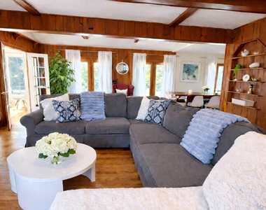 205 Pine Avenue - Photo Thumbnail 14