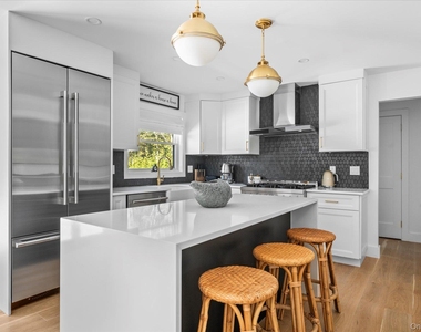 805 Kayleighs Court - Photo Thumbnail 8