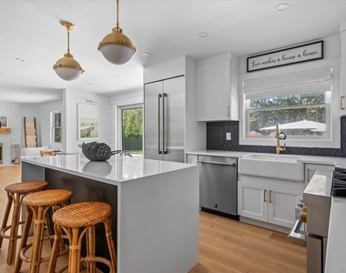 805 Kayleighs Court - Photo Thumbnail 10