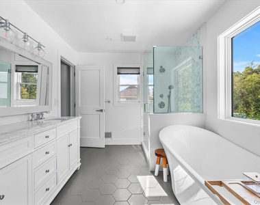 805 Kayleighs Court - Photo Thumbnail 25