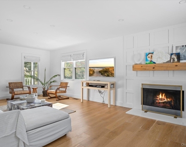 805 Kayleighs Court - Photo Thumbnail 14
