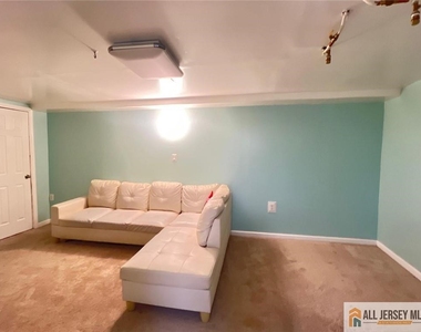 406 Cranbury Road - Photo Thumbnail 25