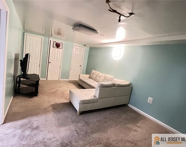 406 Cranbury Road - Photo Thumbnail 21