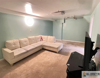 406 Cranbury Road - Photo Thumbnail 20