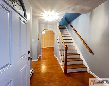406 Cranbury Road - Photo Thumbnail 2