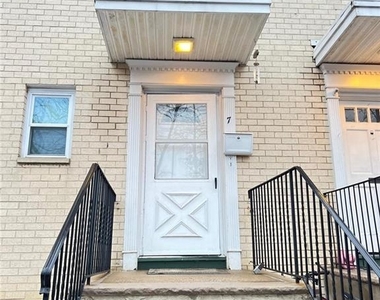 406 Cranbury Road - Photo Thumbnail 1