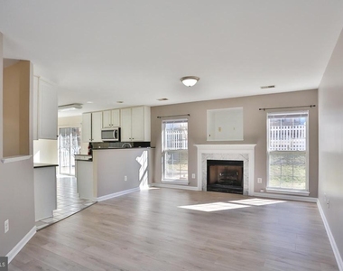 17259 Larkin Drive - Photo Thumbnail 2
