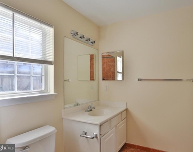 17259 Larkin Drive - Photo Thumbnail 11