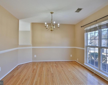 17259 Larkin Drive - Photo Thumbnail 5