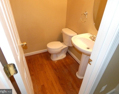 1308 Saunders Drive - Photo Thumbnail 9