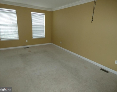 1308 Saunders Drive - Photo Thumbnail 5