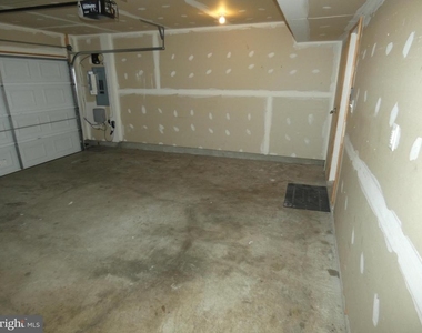 1308 Saunders Drive - Photo Thumbnail 33