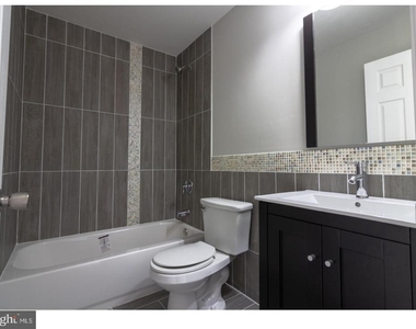 6241 N Woodstock Street - Photo Thumbnail 9