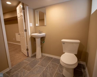 6241 N Woodstock Street - Photo Thumbnail 14