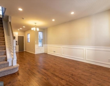 6241 N Woodstock Street - Photo Thumbnail 2