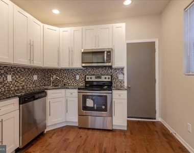 6241 N Woodstock Street - Photo Thumbnail 3
