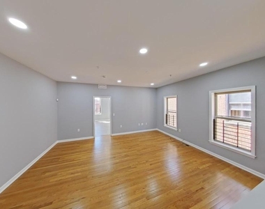 1831 W Diamond Street - Photo Thumbnail 2