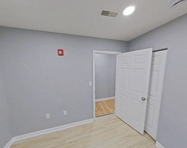1831 W Diamond Street - Photo Thumbnail 9