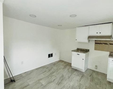 2029 E Tioga Street - Photo Thumbnail 4