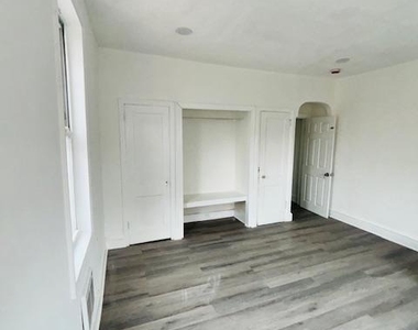 2029 E Tioga Street - Photo Thumbnail 2