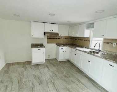 2029 E Tioga Street - Photo Thumbnail 5