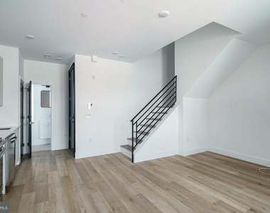 930 N 2nd Street - Photo Thumbnail 4