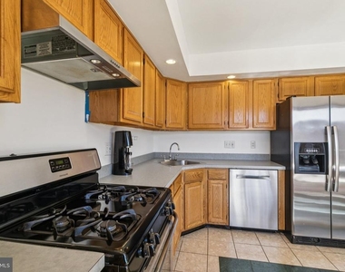 3379 Frederick Street - Photo Thumbnail 16