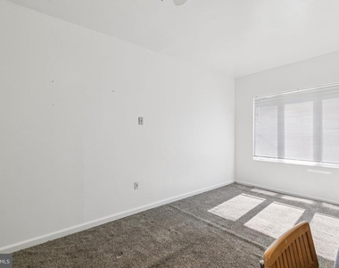 3379 Frederick Street - Photo Thumbnail 6