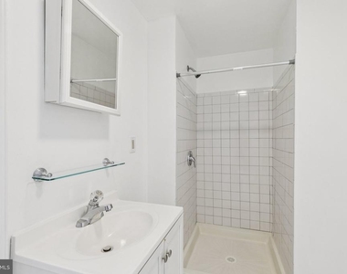 3379 Frederick Street - Photo Thumbnail 7