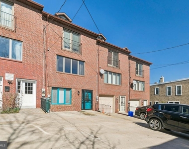 3379 Frederick Street - Photo Thumbnail 2