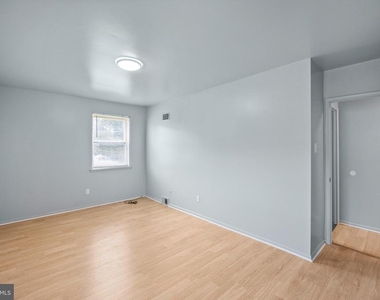 7727 Langdon Street - Photo Thumbnail 21