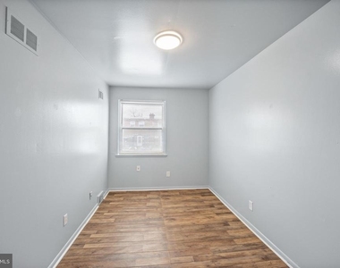 7727 Langdon Street - Photo Thumbnail 15