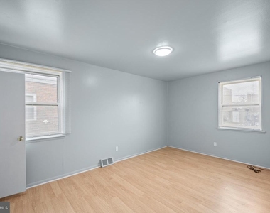 7727 Langdon Street - Photo Thumbnail 18