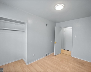 7727 Langdon Street - Photo Thumbnail 11