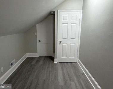 244 Mansion Avenue - Photo Thumbnail 20