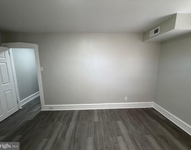 244 Mansion Avenue - Photo Thumbnail 12