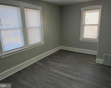 244 Mansion Avenue - Photo Thumbnail 18