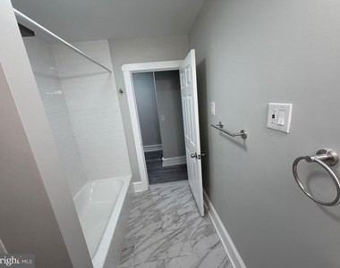 244 Mansion Avenue - Photo Thumbnail 16
