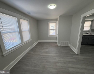 244 Mansion Avenue - Photo Thumbnail 3